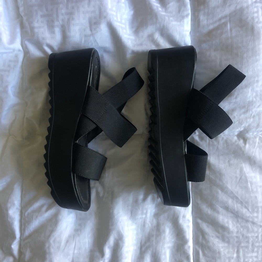 Candie’s black platform sandals
